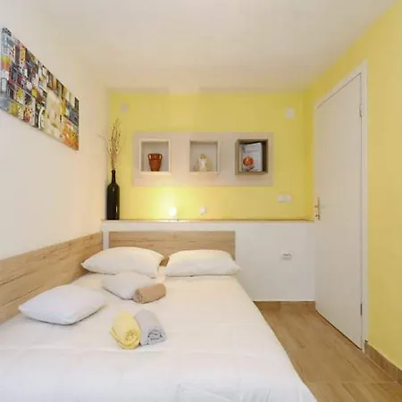 Sunny Stone With Free Parking * Ζαντάρ