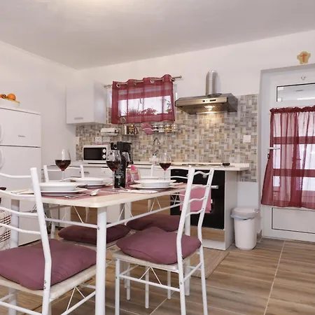 Sunny Stone With Free Parking Ζαντάρ